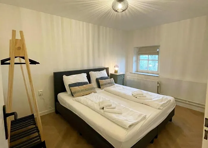 Vakantiehuis In With Terrace *